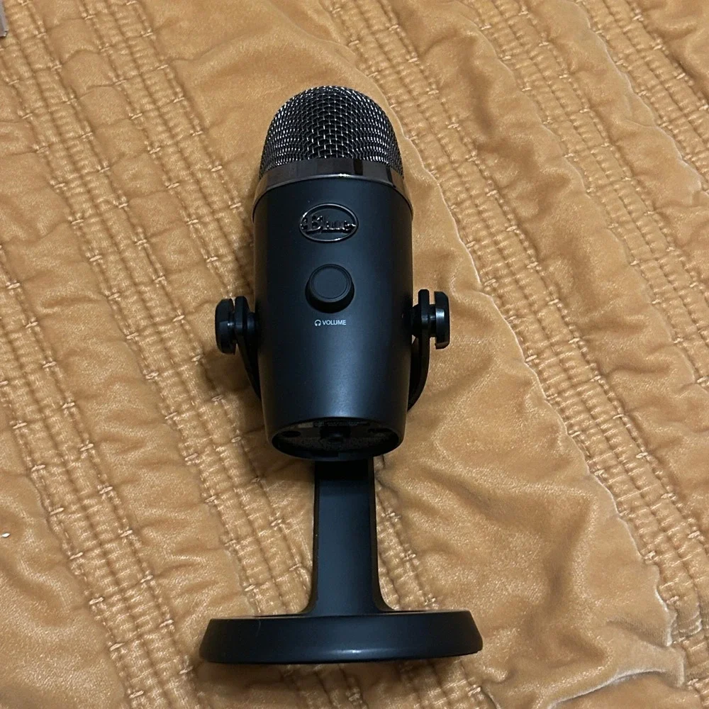 Blue Yeti Nano Premium USB Microphone Shadow Gray A00098 888-000302